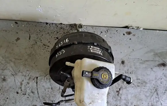 BMW 3 E92 E93 Brake fluid reservoir 6788040