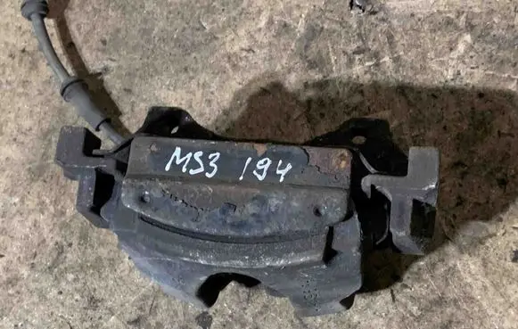 Mercedes-Benz GLE (W166 - C292) Front brake caliper 4896