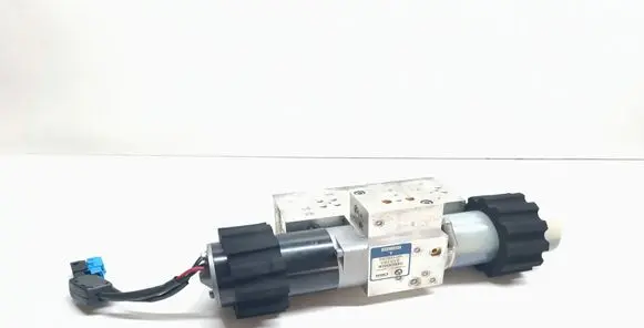 BMW 3 E92 E93 Convertible roof hydraulic pump 7128780