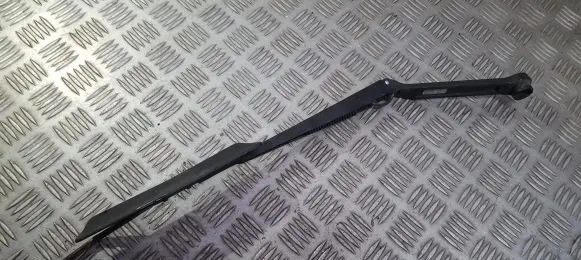 Mazda 323 F Front wiper blade arm P5996