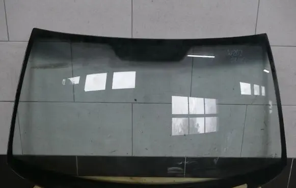 Mercedes-Benz C W202 Front windscreen/windshield window 
