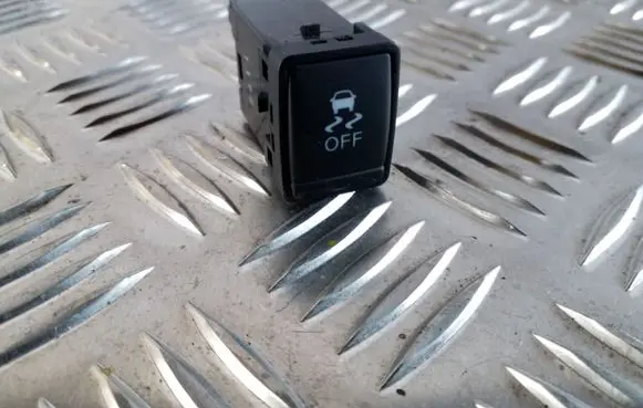 Traction control (ASR) switch