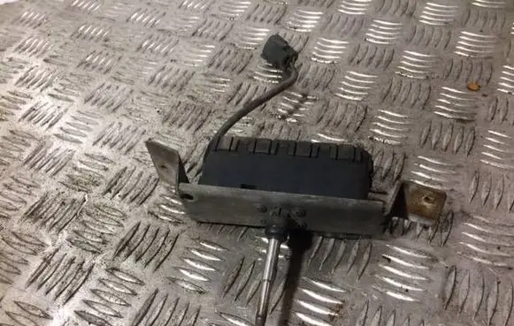 Volvo S60 Headlight wiper motor 8620960