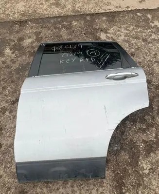 Honda CR-V Rear door