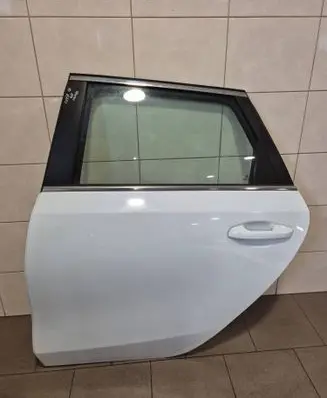 KIA Ceed Rear door 