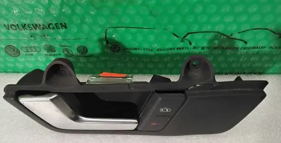 Audi A4 S4 B7 8E 8H Front door interior handle 8E1837019