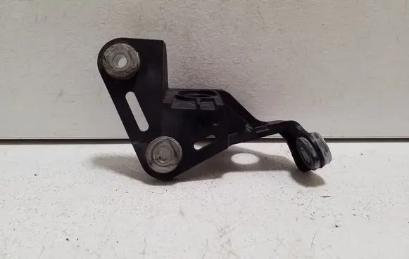 Audi Q3 8U Gear shift cable bracket 5Q0711789A