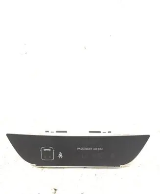 Passenger airbag on/off switch