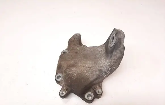Lexus IS 220D-250-350 Engine mounting bracket