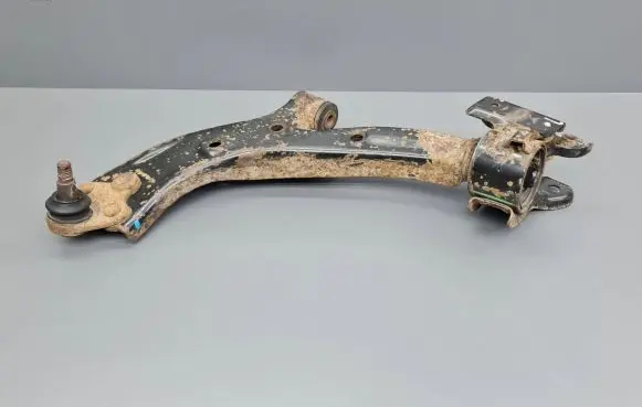 Honda CR-V Front lower control arm/wishbone