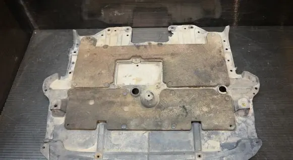 Engine splash shield/under tray