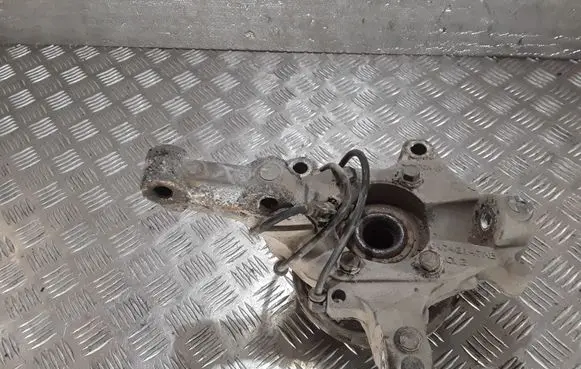 Chrysler Pacifica Front wheel hub spindle knuckle 04743147AB