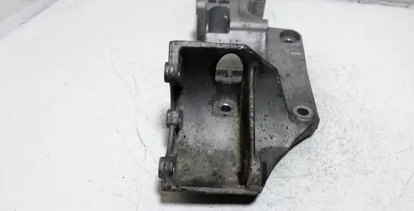 Volkswagen New Beetle A/C compressor mount bracket 06A903143 06A903143P