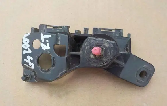 Lexus GS 250 350 300H 450H Front bumper mounting bracket 5211533110