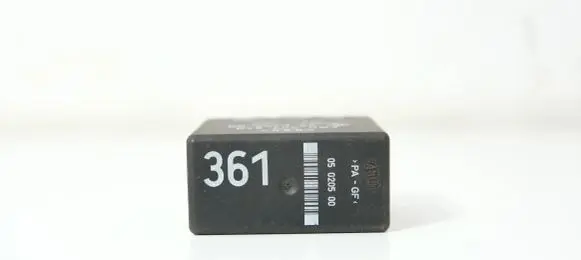 Audi A6 S6 C5 4B Window wiper relay 4A0907440