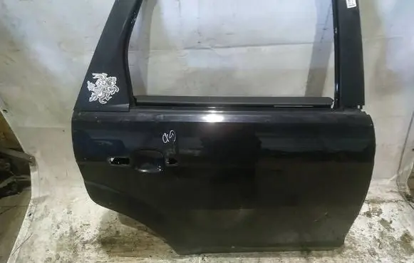 Ford Focus Rear door JUODOS
