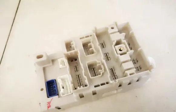 Toyota RAV 4 (XA20) Fuse box set 8273342060 82733-42060