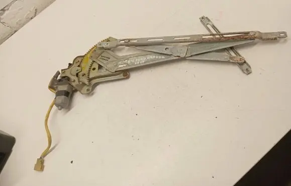 Ford Ranger Front door window regulator with motor 5UR87A