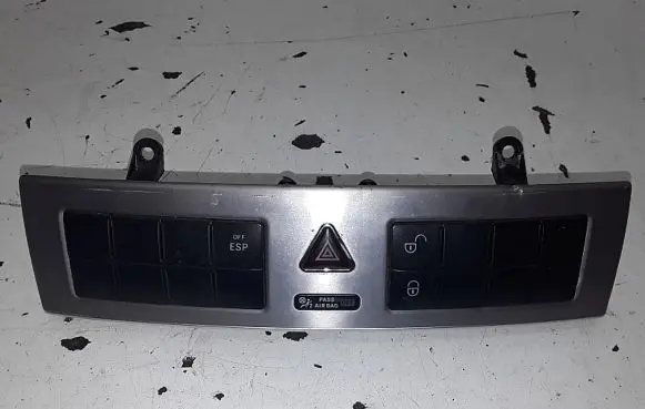 Mercedes-Benz C AMG W203 Hazard light switch 2038707110