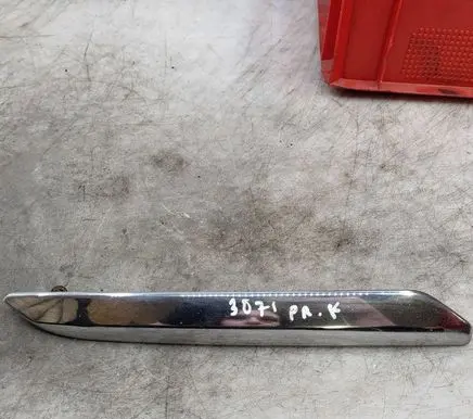 Citroen C5 Front bumper splitter molding 9682198677 2001590