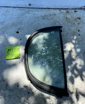 Toyota Yaris Rear door window glass 43R00048
