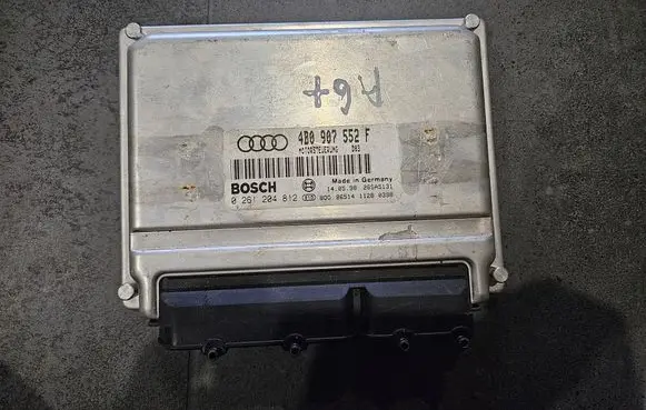 Audi A4 S4 B5 8D Engine control unit/module 4B0907552F 4B0907552