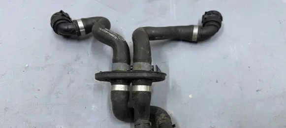 Audi A4 S4 B9 8W Engine coolant pipe/hose 8W0819342B 8W0819334G