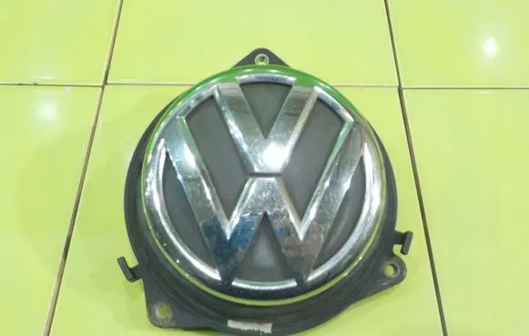 Volkswagen Golf VI Tailgate glass/window release handle 