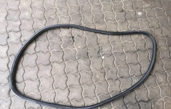 Volvo V40 Front door rubber seal 
