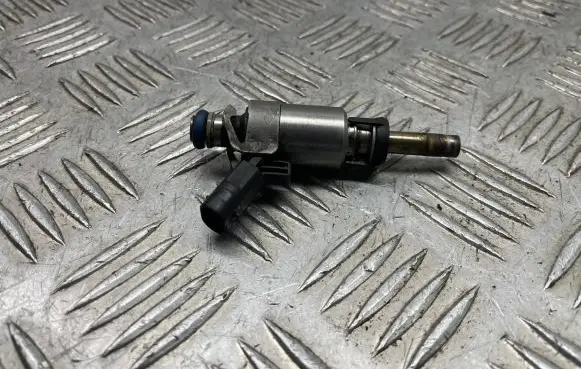 Audi A4 S4 B8 8K Fuel injector 06H906036G