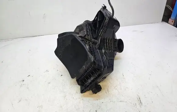 Audi A4 S4 B8 8K Air filter box cover 8K0133835BH