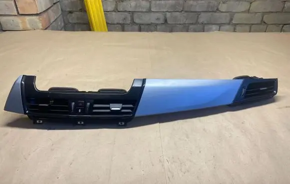 BMW 2 F46 Dashboard glove box trim 9317387 916230001 17852911