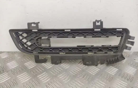Mercedes-Benz E C207 W207 Front bumper lower grill A2078800424