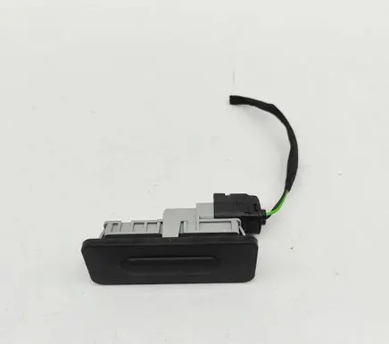 Renault Austral Tailgate/boot open switch button 906069264R A4539050501