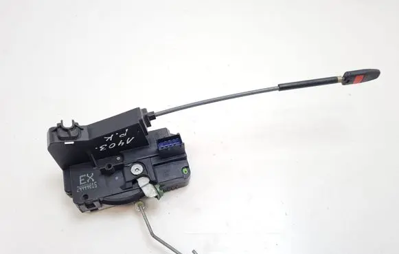 Opel Zafira A Front door lock 24444015