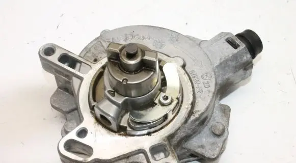 Ford Mondeo MK IV Vacuum pump BM5G2A451EC