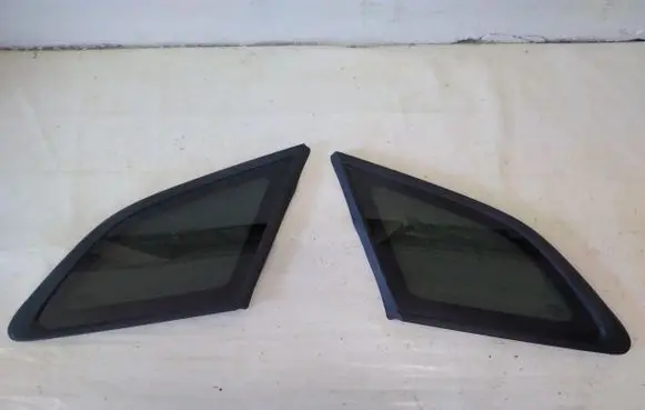 KIA Ceed Rear side window