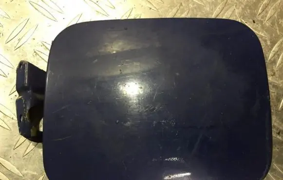 Mazda 121 SM Fuel tank cap