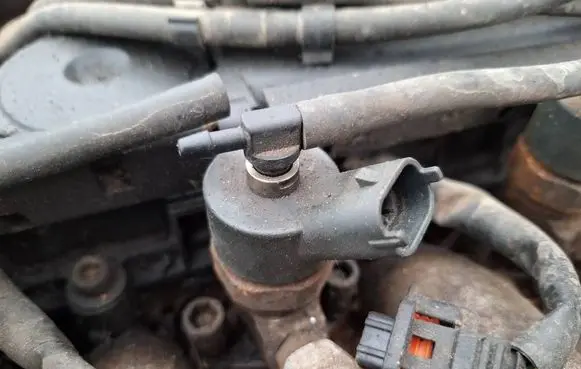Citroen C8 Fuel injector 0445110036