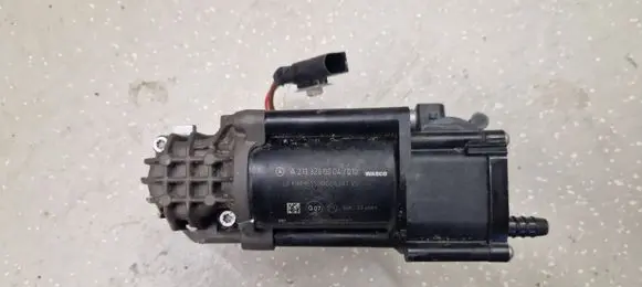 Mercedes-Benz E W213 Air suspension compressor/pump A2133200004