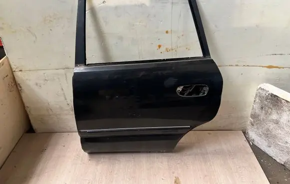 Mitsubishi Space Star Rear door