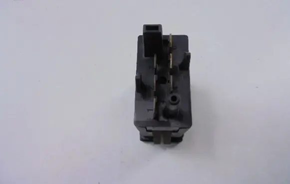 Volkswagen PASSAT B5.5 Windscreen/window heater switch 3B0959621C