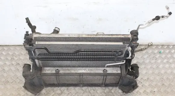 Mercedes-Benz E W212 Radiator set A2045004103