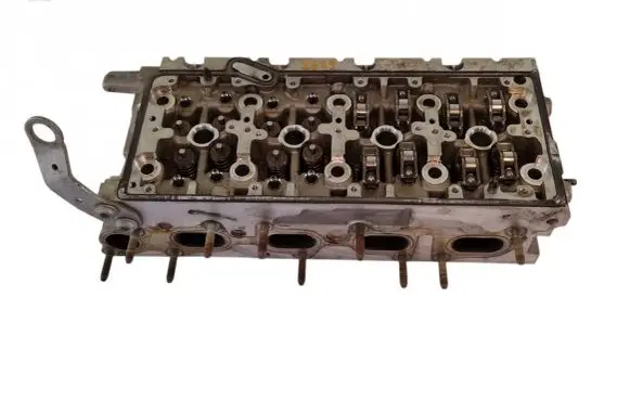 Volkswagen Touran III Engine head 04L103064