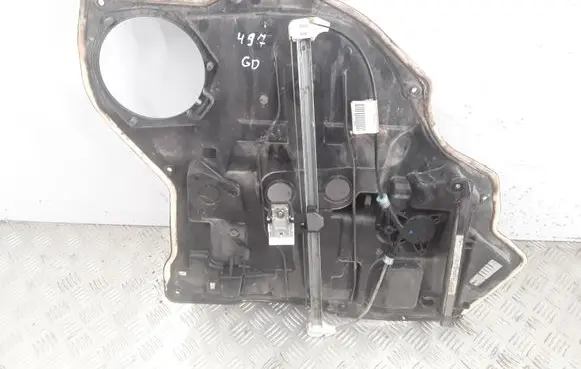 Rear window lifting mechanism without motor