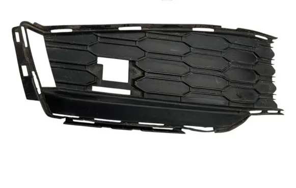 Skoda Kamiq Front bumper lower grill 658807367