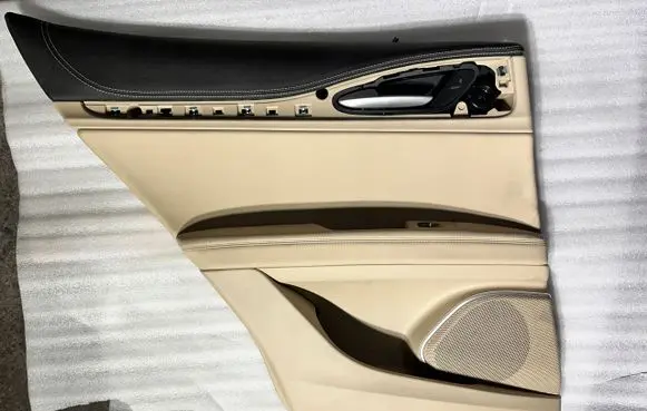 Alfa Romeo Stelvio Rear door card panel trim braknumeruczci