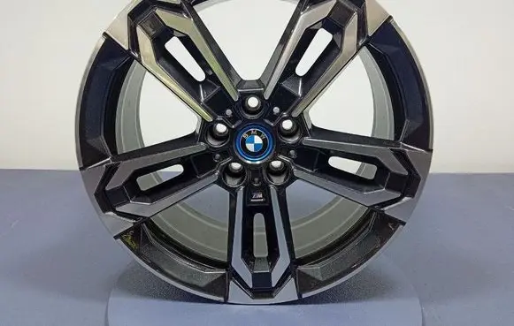 Hyundai ix20 R18 alloy rim 6898051