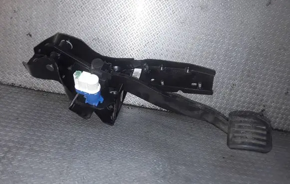 Ford Mondeo MK IV Brake pedal 7G9N2D094NC