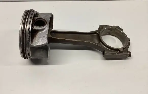 Dodge Challenger Piston with connecting rod